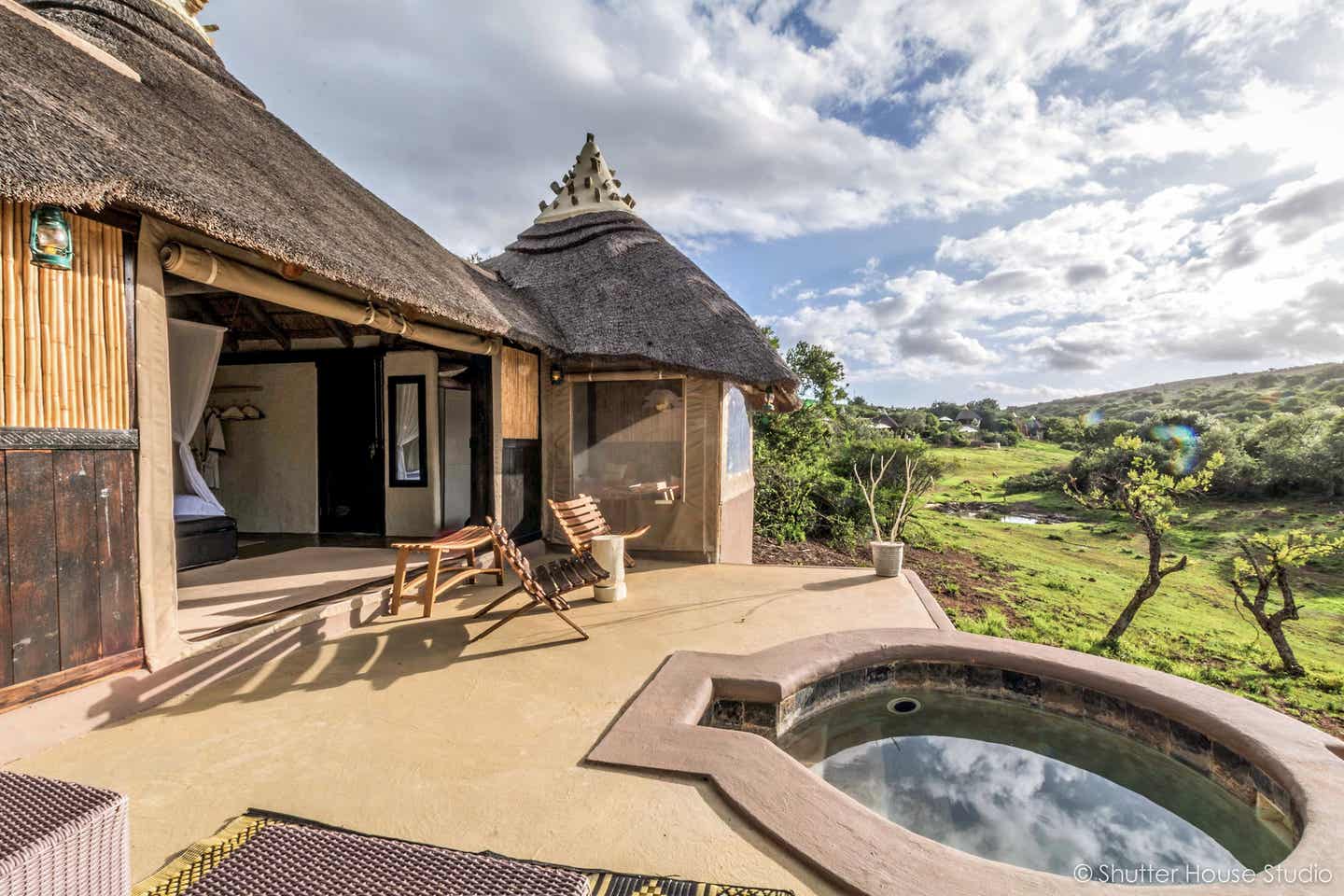 Pool mit Ausblick im Amakhala Private Game Reserve 