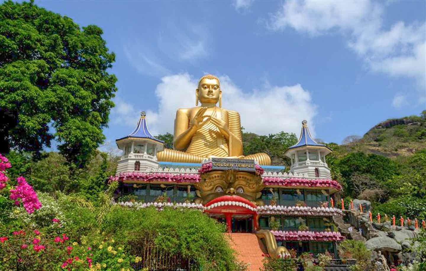 Golden Buddha Tempel in Dambulla – Ein bedeutendes Weltkulturerbe und bekanntes Highlight der Sehenswürdigkeiten in Sri Lanka