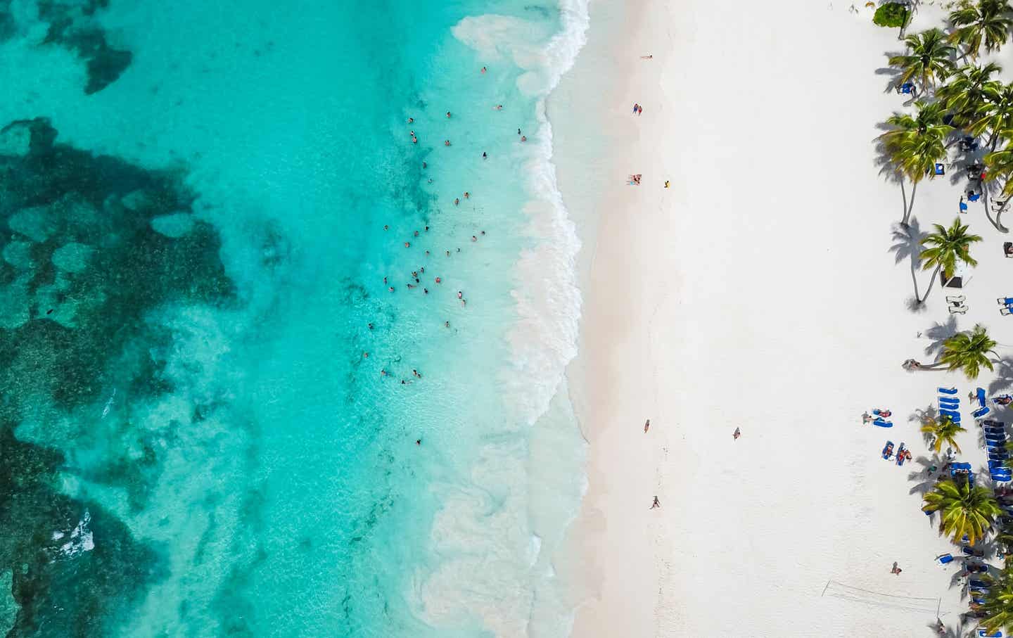 Strand und Meer von oben