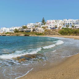 griechenland-paros-naoussa-strand-g-673695738.jpg