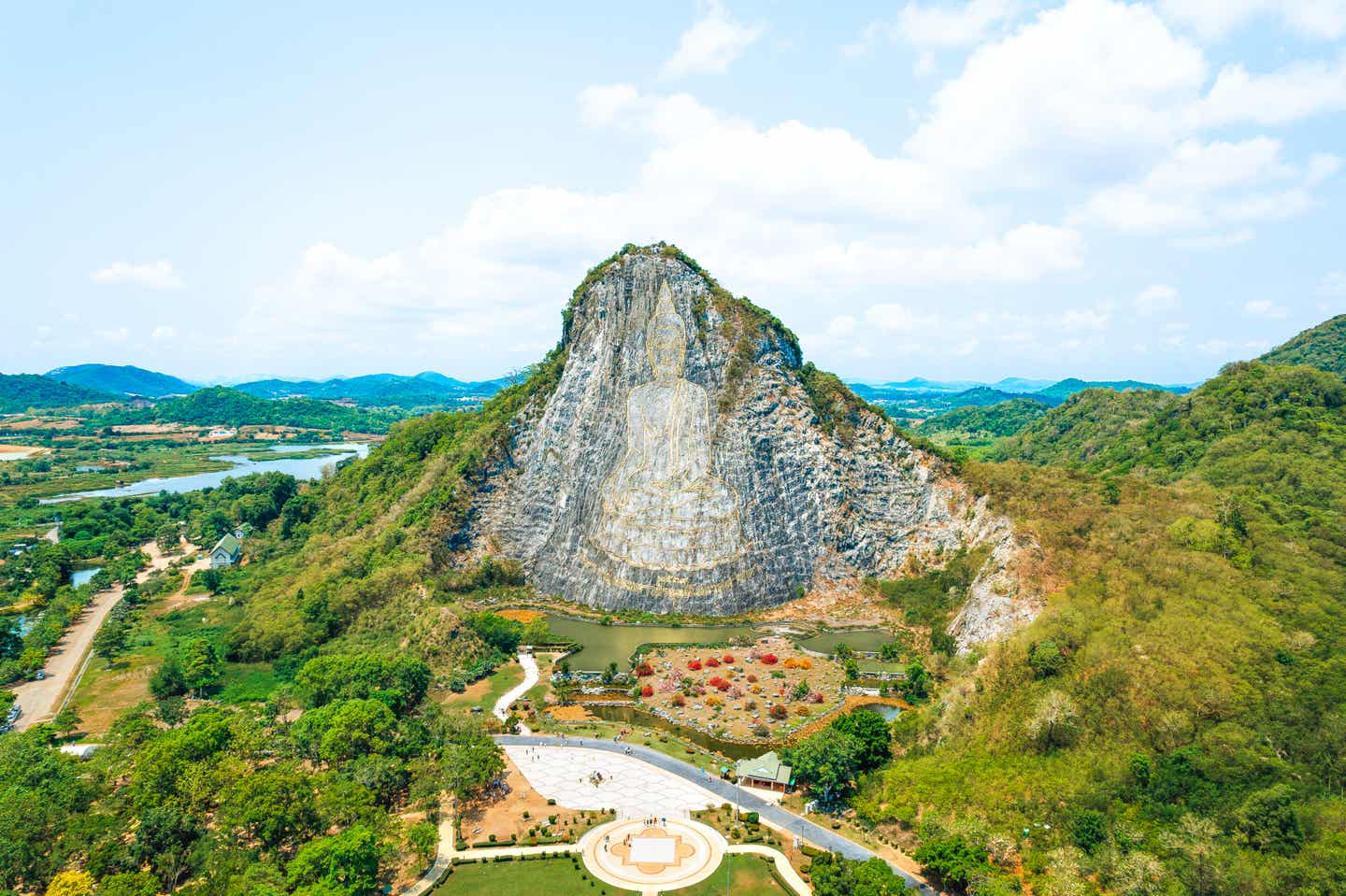 Natur entdecken in Pattaya - Großer Buddha auf einem Berg in Pattaya