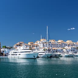 spanien-andalusien-costa-del-sol-marbella-hafenpanorama-klein-g-1186151115.jpg