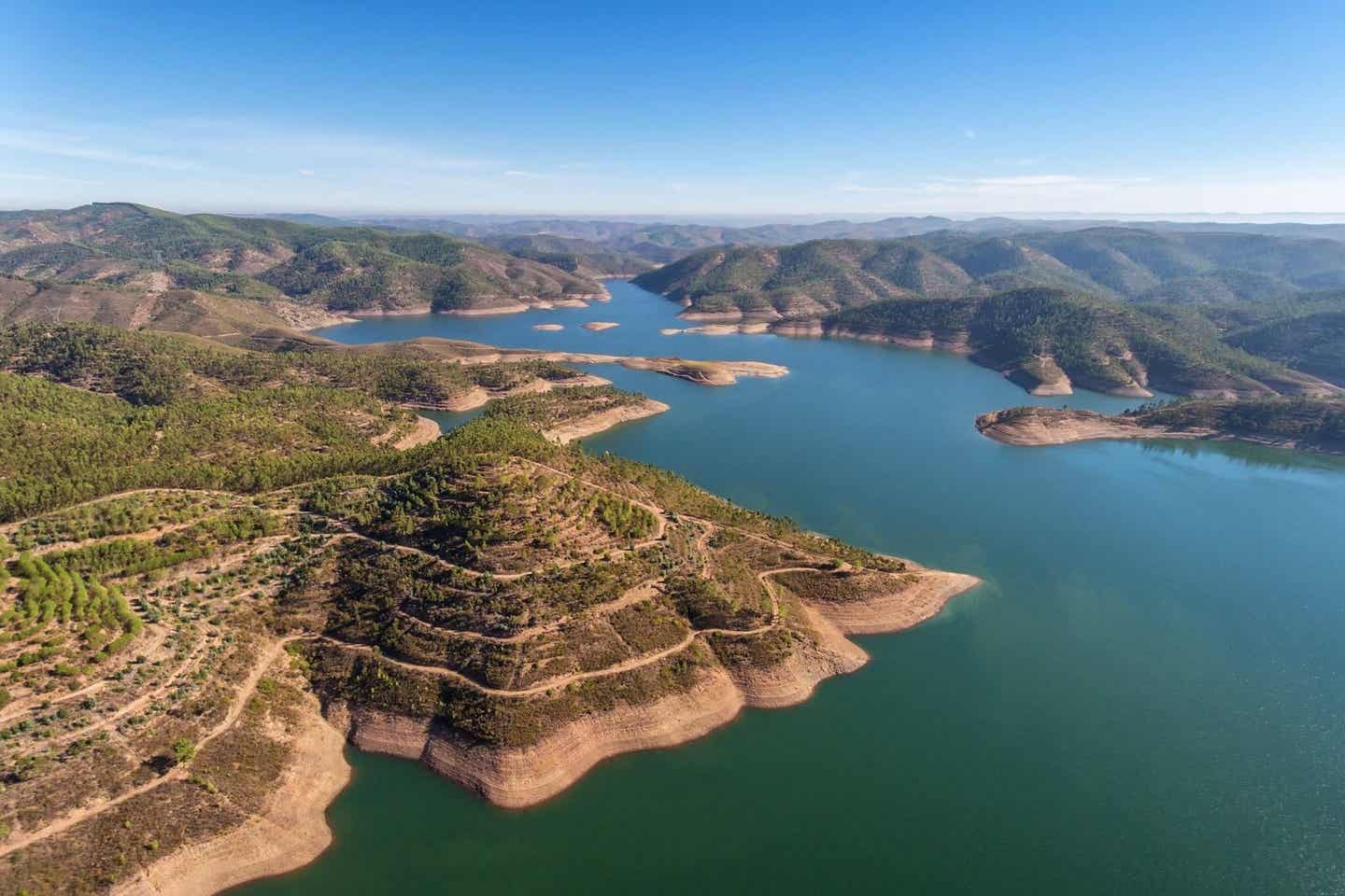 Panoramablick auf Monchique Odelouca an der Algarve