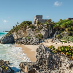 mexiko-tulum-ruine-tempel-am-meer-kv-g-1134577381.jpg