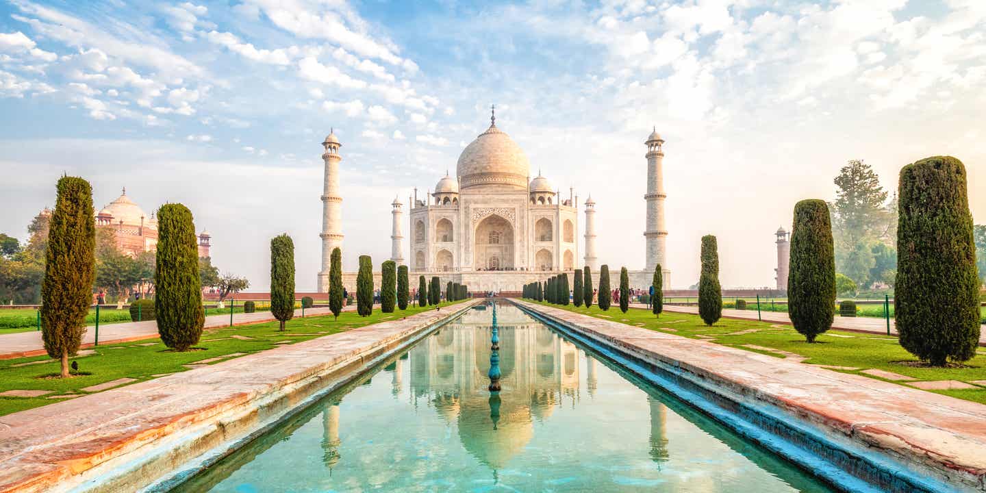 Blick auf das Taj Mahal im Morgengrauen