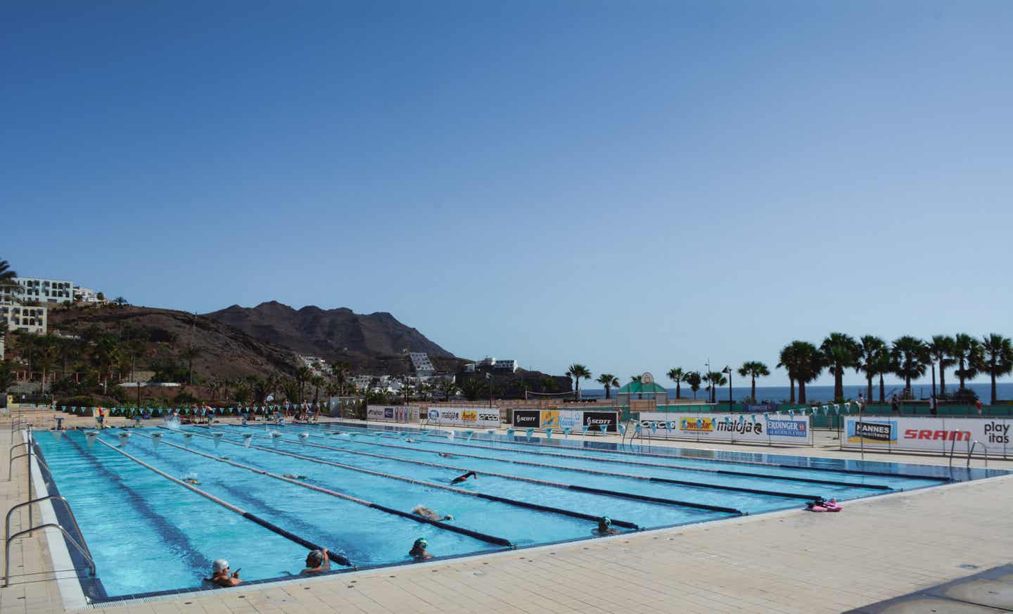 Olympisches Becken im Playitas Hotel