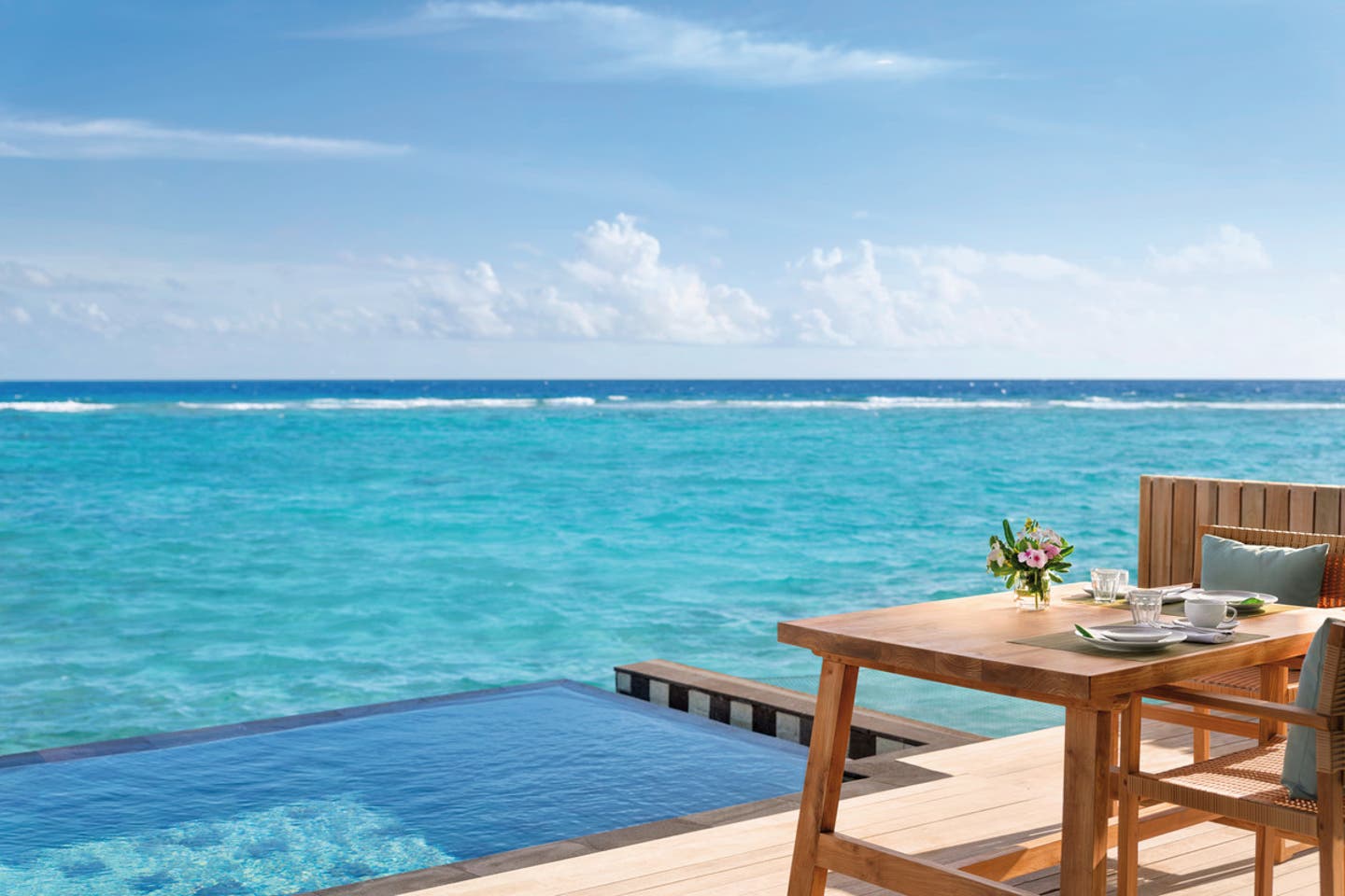 Wohnbeispiel One Bedroom Overwater Pool Villa