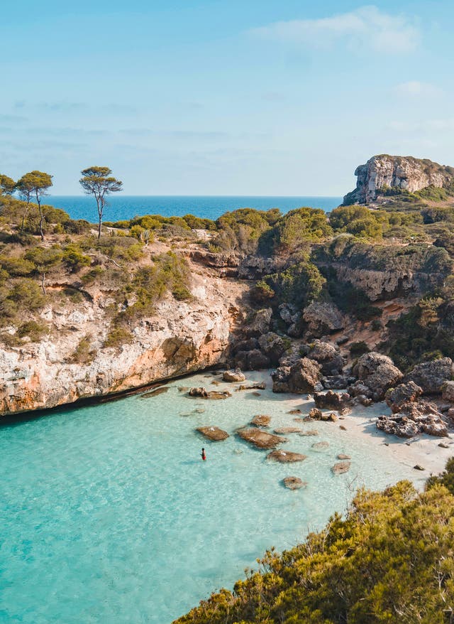 Angebote Mallorca Spanien Mallorca Bucht mit türkisblauem Wasser