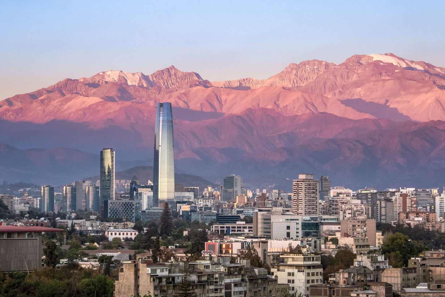 Chile: Santiagos Skyline