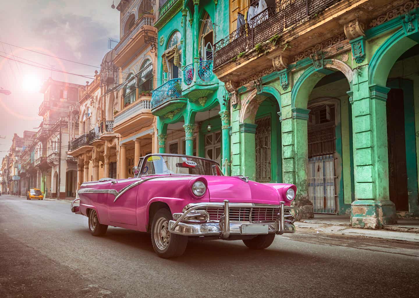 Ein Oldtimer in Havanna auf Kuba