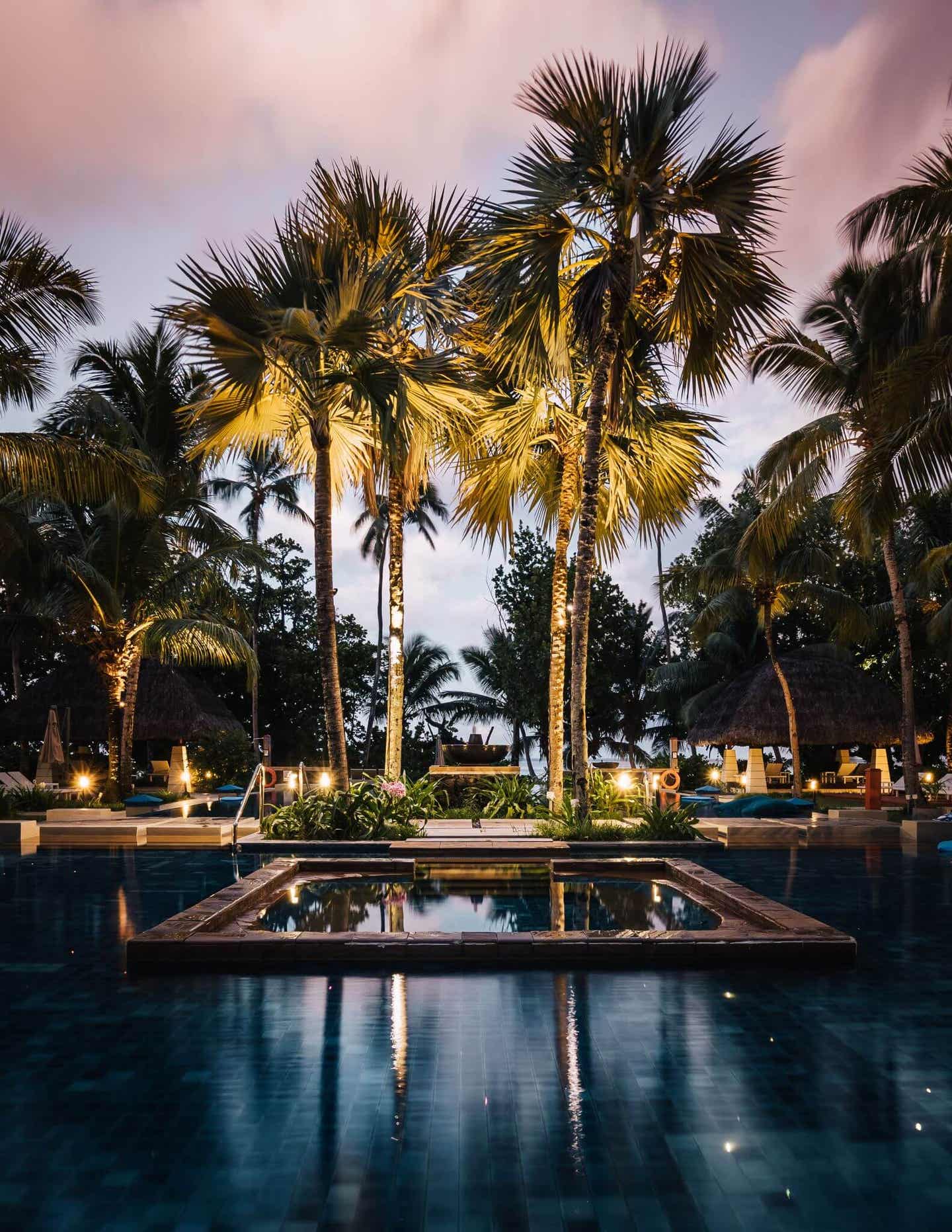 Eine Strandhochzeit auf den Seychellen geht auch am Pool!