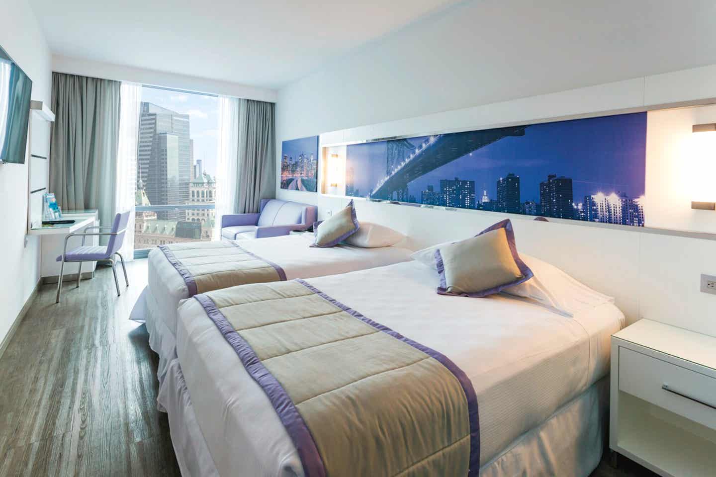 Schönste Hotels New York: Komfortabel schlafen im Big Apple Blick in ein Zimmer des Riu Plaza New York Times Square