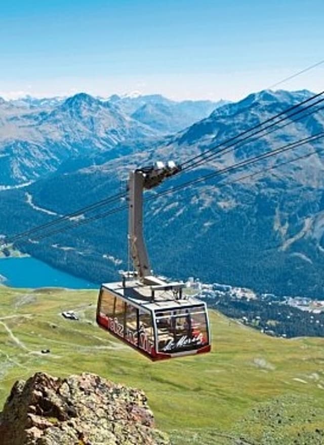 Jetzt entdecken Das Oberengadin gemütlich erwandern - die Bergwelt rund um St. Moritz