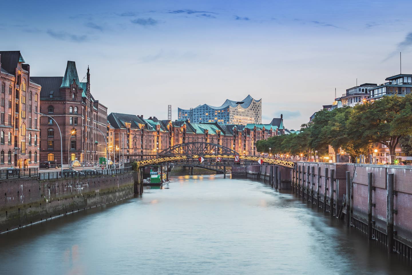 Blick in die Speicherstadt Hamburg bei einer Städtereise