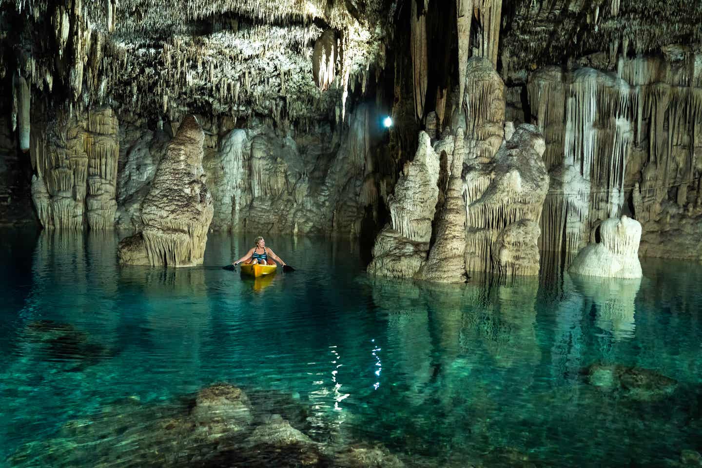 Eine Expedition zwischen Stalaktiten und Stalagmiten in Mexiko