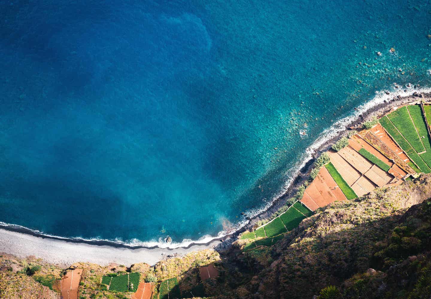 Einmaliges Madeira-Highlight: der Blick vom Skywalk aus aufs Meer