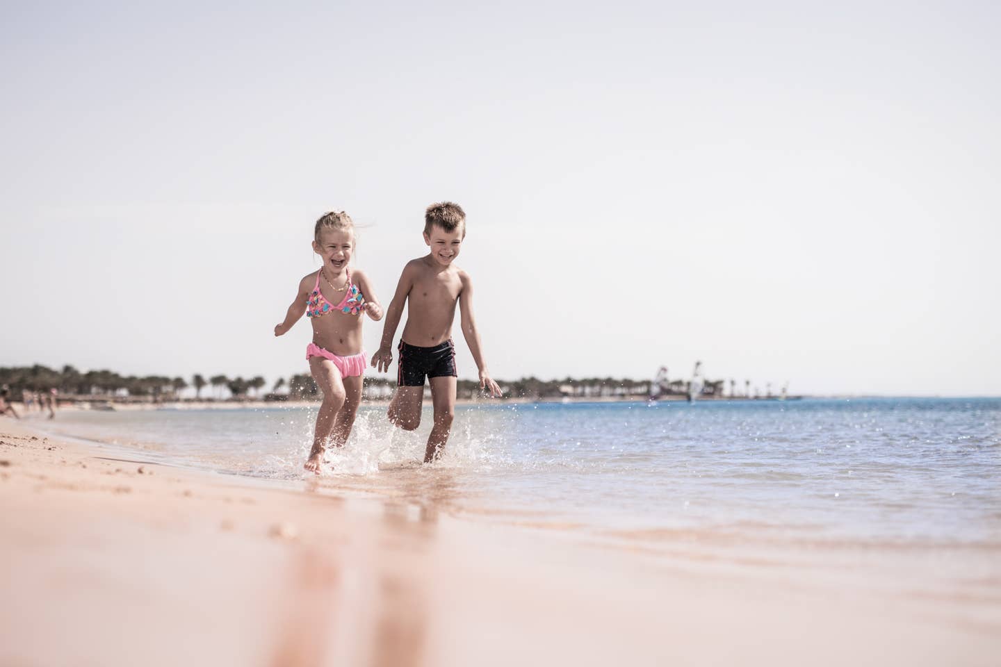 Familienurlaub Ägypten – gemeinsam am Strand spielen