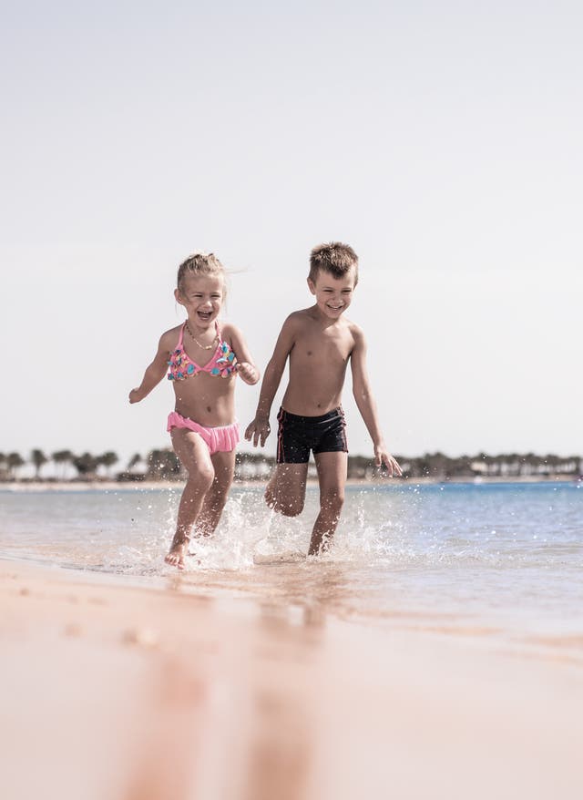 Familienurlaub Ägypten Familienurlaub Ägypten – gemeinsam am Strand spielen