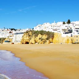 Albufeira_Strand_GettyImages-467473459.jpg