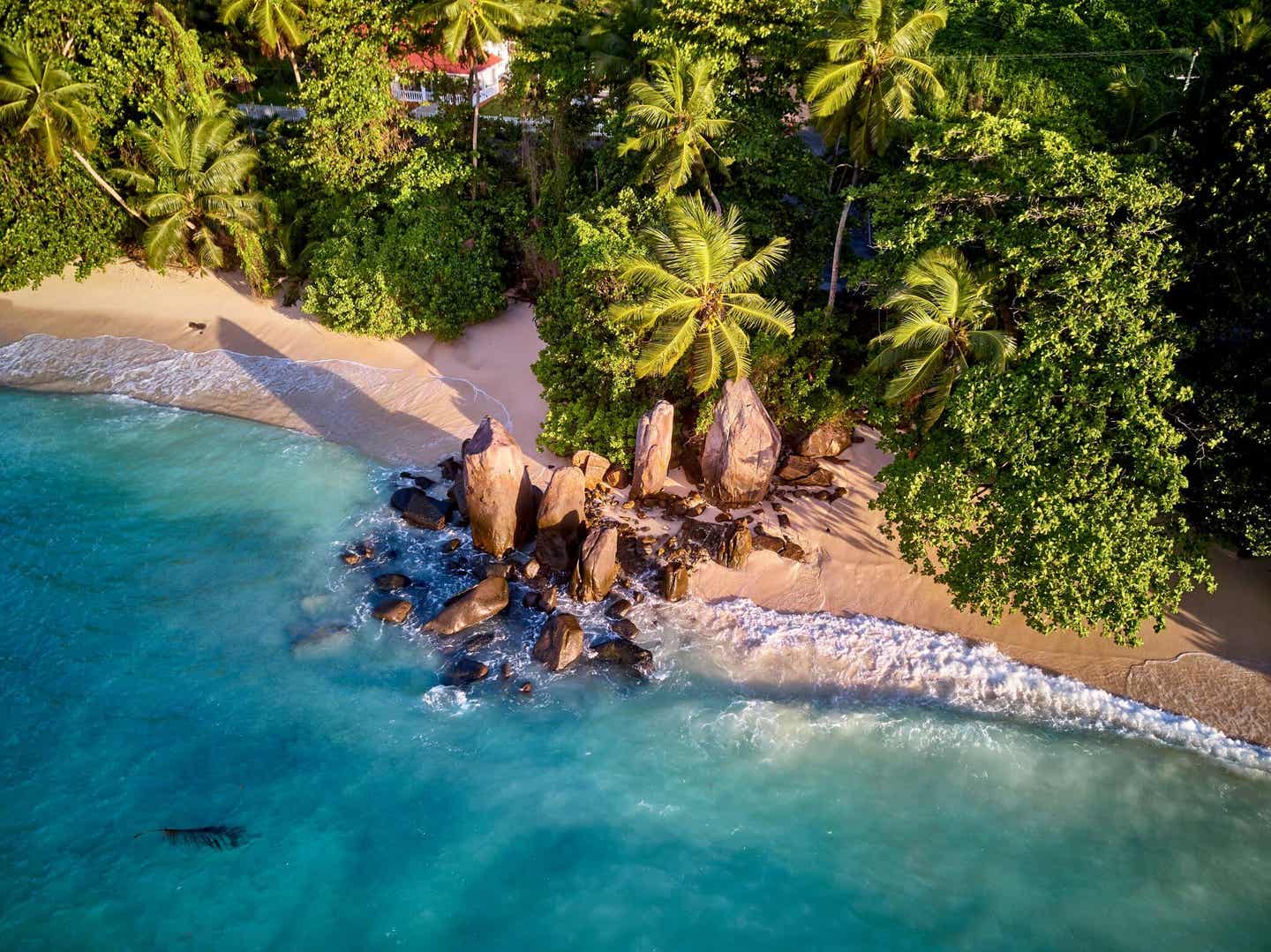 Beliebter Spot für eine Strandhochzeit auf den Seychellen: der Beau Vallon