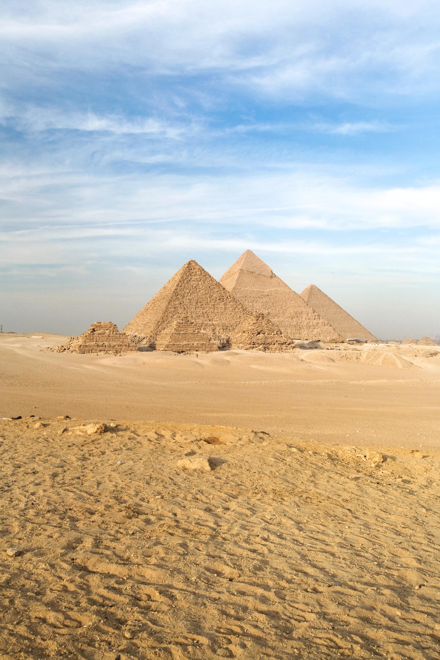 aegypten-cairo-pyramiden-von-gizeh-g-97248869.jpg