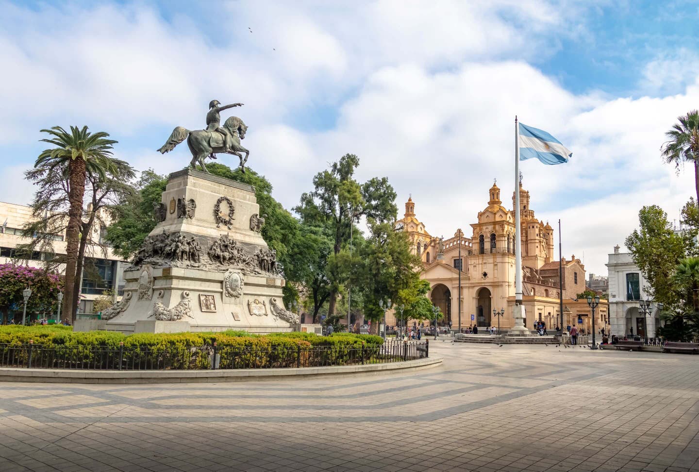 Argentiniens Sehenswürdigkeiten: der San-Martin-Platz in Cordoba