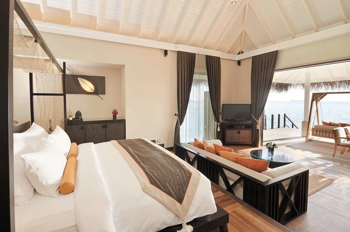 Wohnbeispiel Sunset Lagoon Suite with Pool