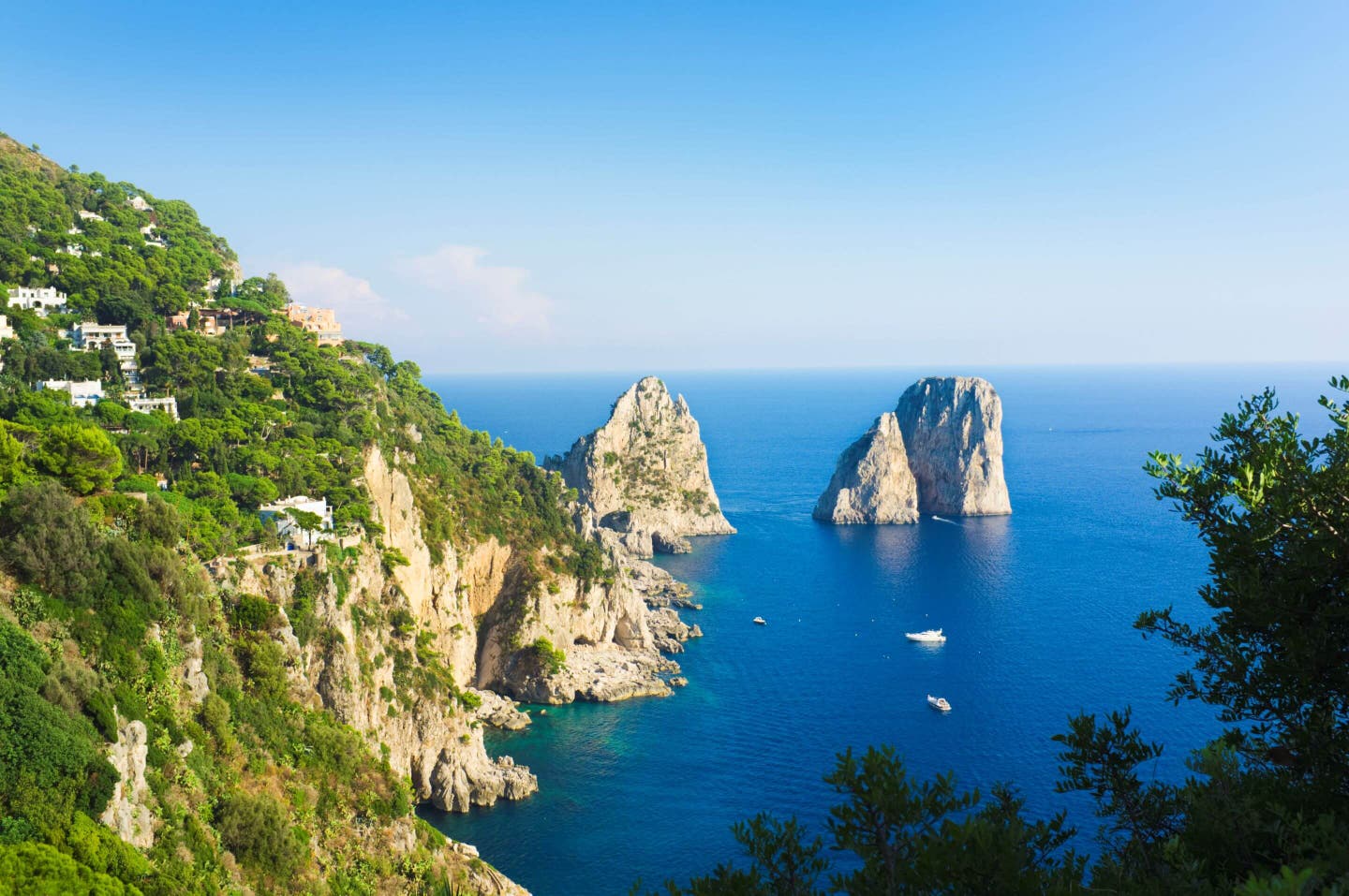 Die Küste der italienischen Insel Capri