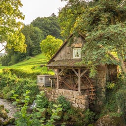 deutschland-schwarzwald-historische-wassermuehle-in-ottenhoefen-g-1779712986.jpg