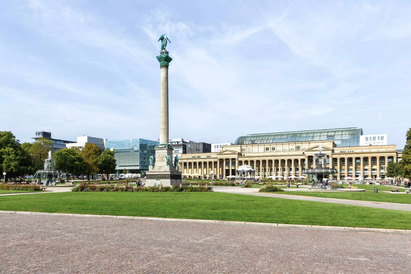 Städtereisen Stuttgart: Schlossplatz in Stuttgart Städtereisen Stuttgart: Schlossplatz in Stuttgart