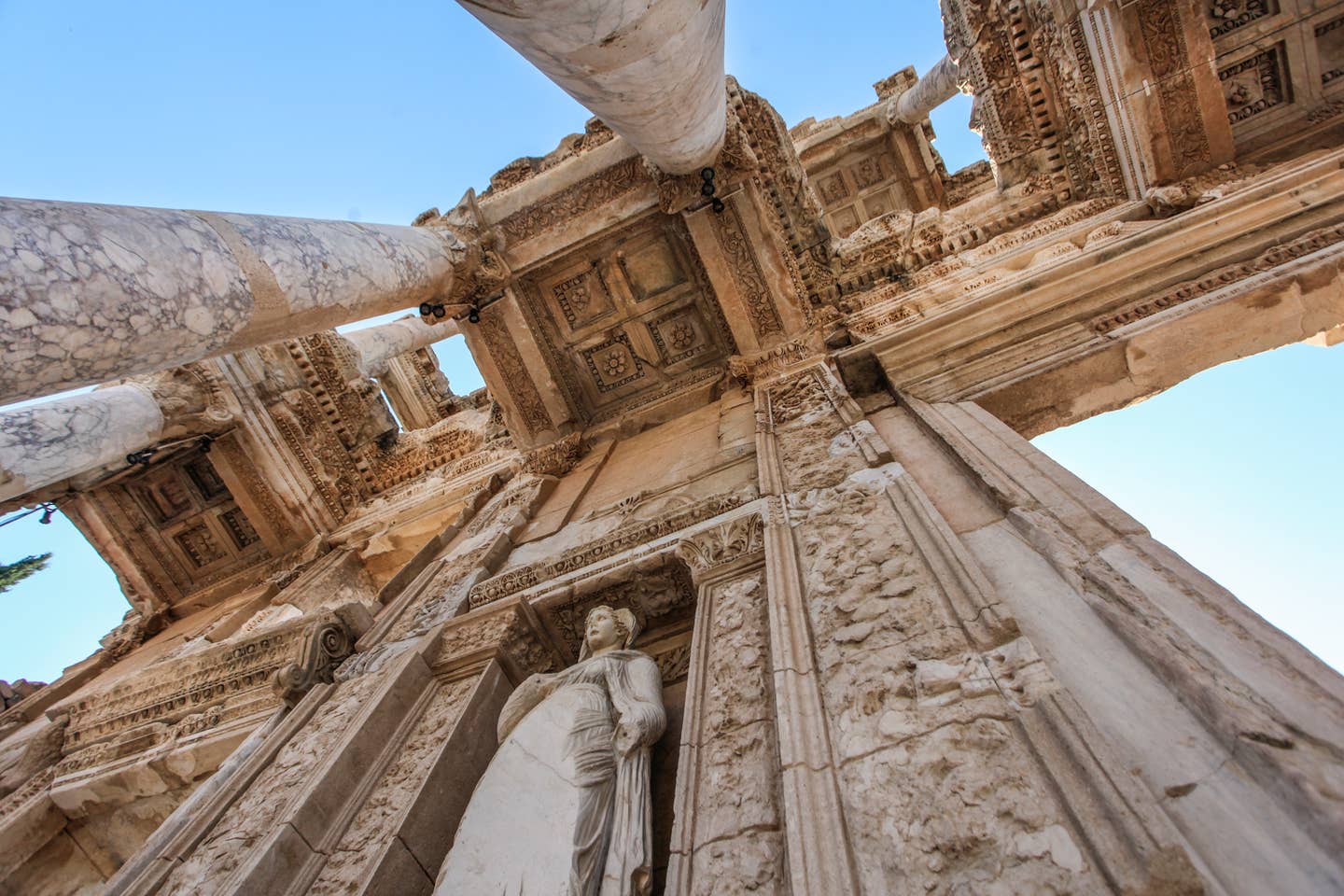 Kusadasi Urlaub mit DERTOUR. Ephesus Celsus Bibliothek in der Türkei