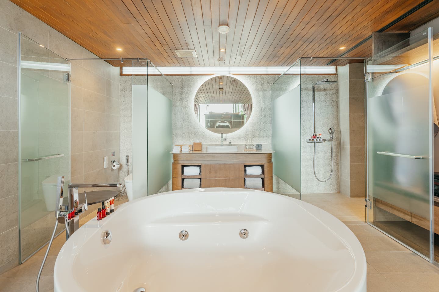 Whirlpoolwanne in den Duplex Grand Pool Villen