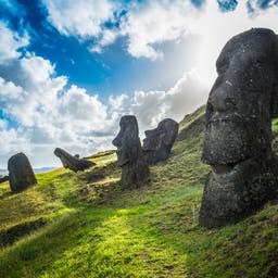 osterinsel-ahu-tongariki-steinstatuen-g-539960758.jpg