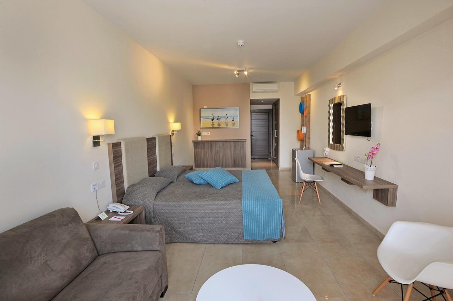 Wohnbeispiel Familienzimmer Poolblick
