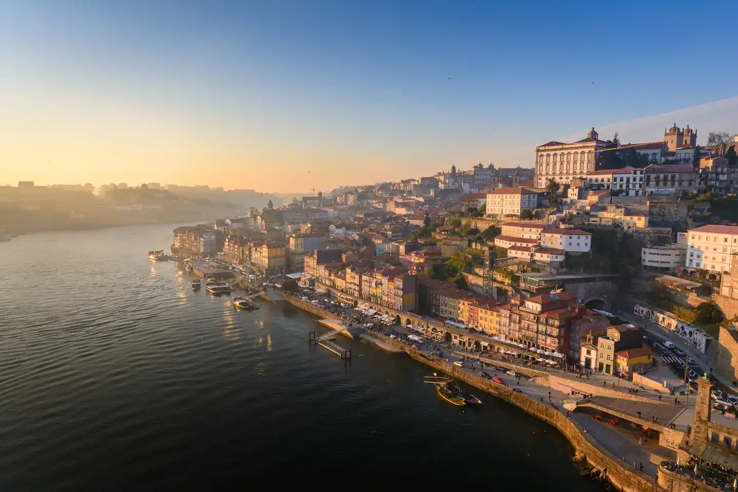 Blick auf die Stadt Porto mit dem Douro Fluss