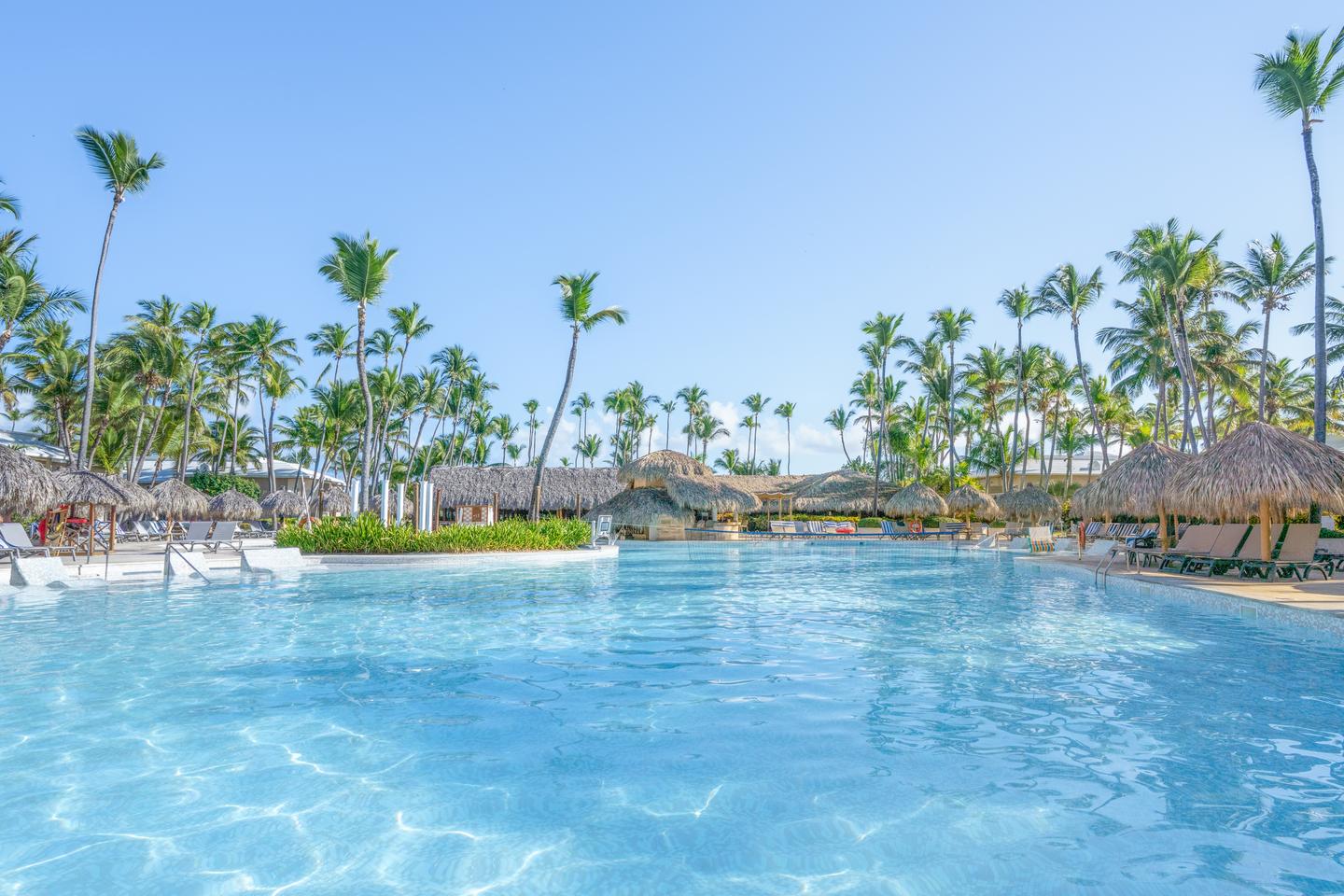 Großer Pool im Grand Palladium Palace Resorts & Spa