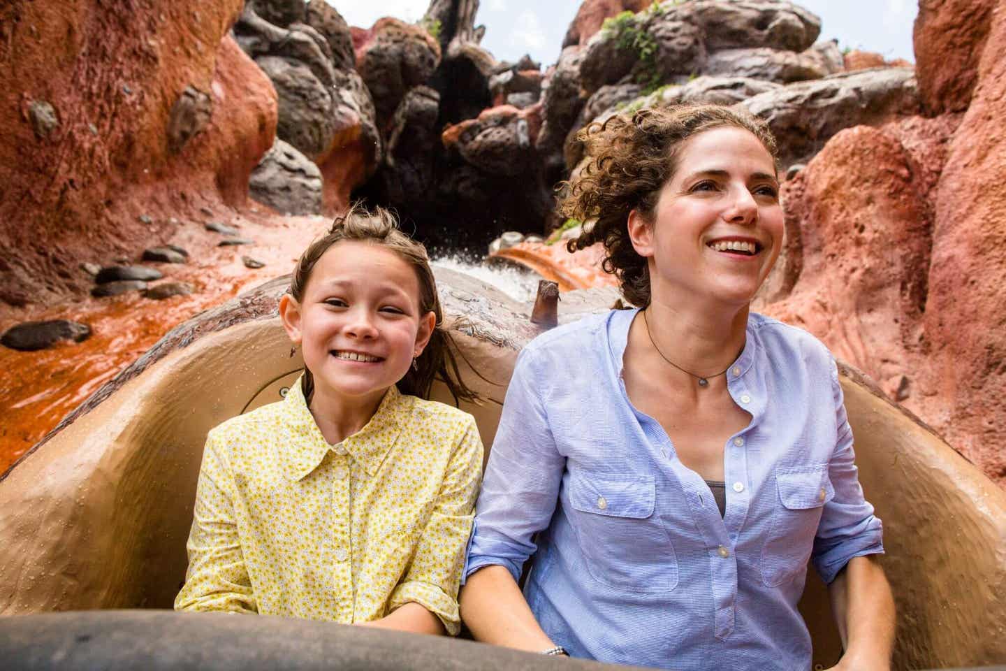 Auf zur Wildwasserfahrt – mit Splash Mountain