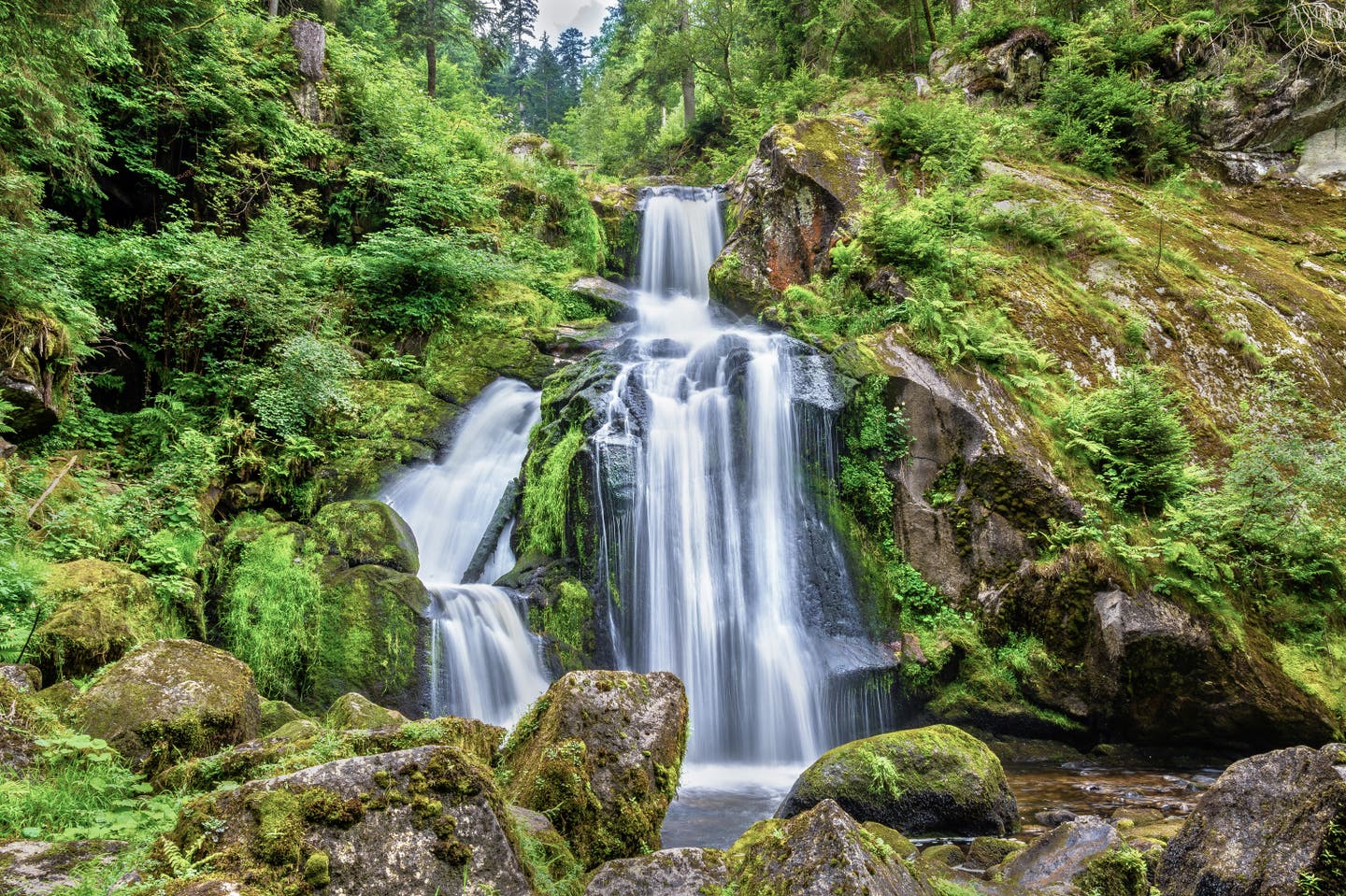 Die Triberger Wasserfälle im Schwarzwald bieten dir ein einmaliges Wandererlebnis