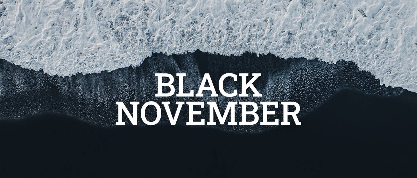 Black Friday: schwarzer Strand Black Friday: schwarzer Strand