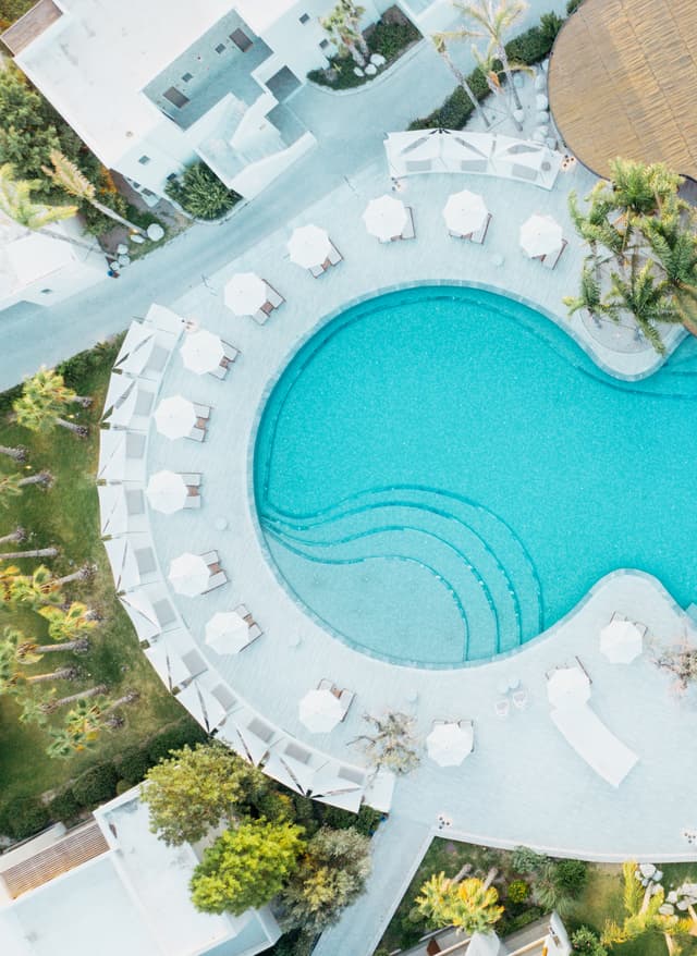 Sentido Adults Only Luxuriöse Poolanlage im Sentido Port Royal auf Rhodos mit modernen Liegeflächen