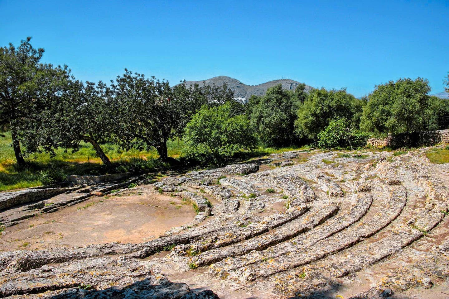 Ruine des römischen Amphithetaers bei Pollentia auf Mallorca