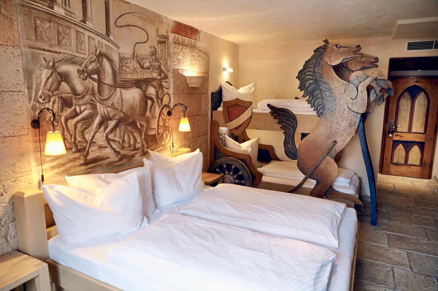 Ein Zimmer im Erlebnishotel Colosseo im Europa-Park