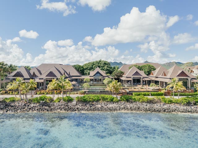 Außenansicht des Resorts vom Meer aus aufgenommen