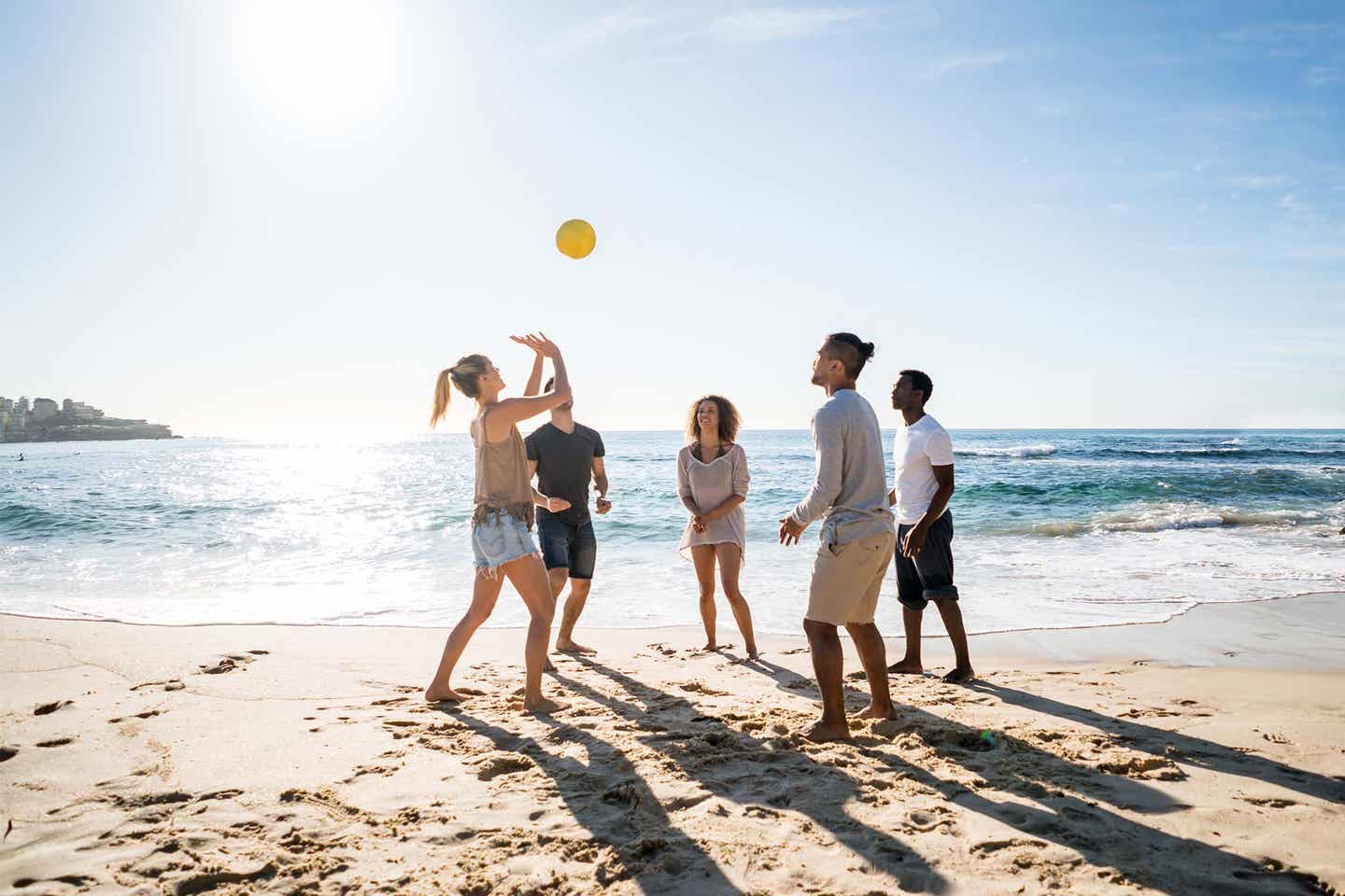 Jugendliche Volleyballspieler