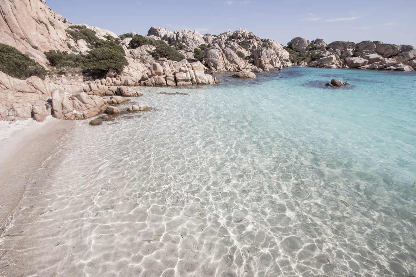 Italien Natur – Strand von Cala Coticcio auf Sardinien