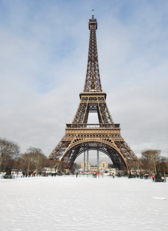 Winter in Paris Winter in the City - Städtereisen im Winter Paris Eiffelturm im Schnee