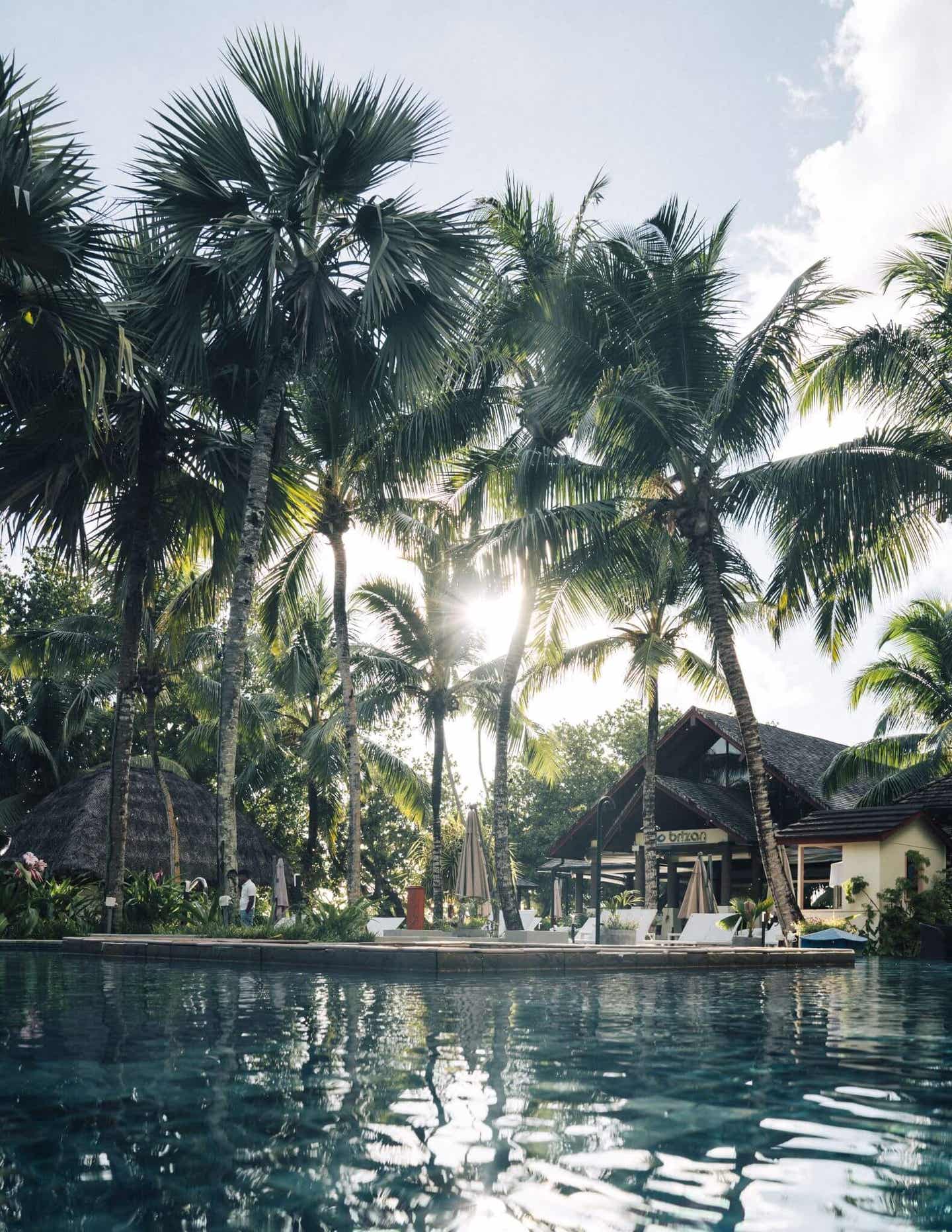 Deine Strandhochzeit auf den Seychellen im Hilton Labriz Resort & Spa