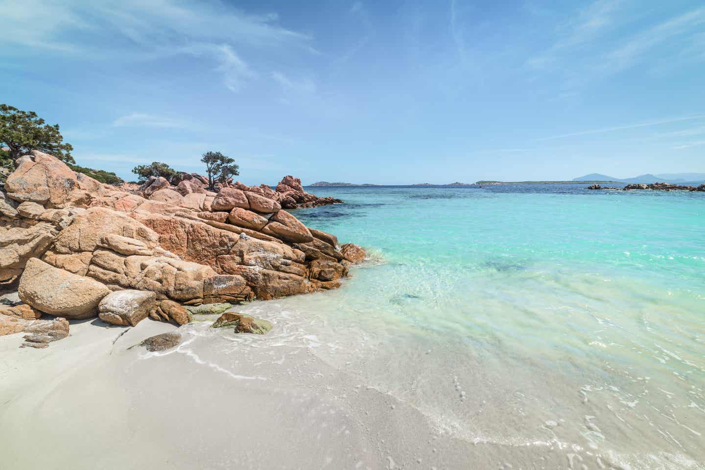 Capriccioli Strand an der Costa Smeralda, Sardinien