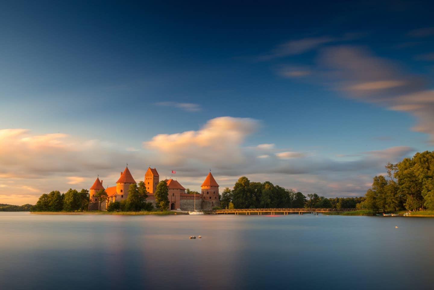 Rundreisen Litauen: Inselburg der kleinen litauischen Stadt Trakai