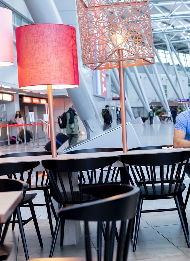 Mehr Informationen Gastronomie-Bereich am Düsseldorfer Airport